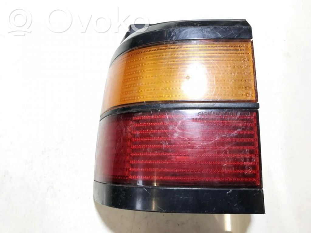 Volkswagen PASSAT B3 Lampă spate în caroserie 