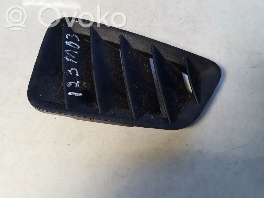 Mazda 6 Rejilla de ventilación central del panel 