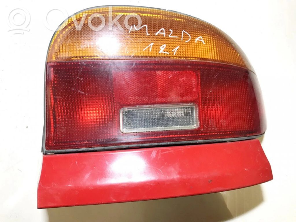 Mazda 121 Feux arrière / postérieurs