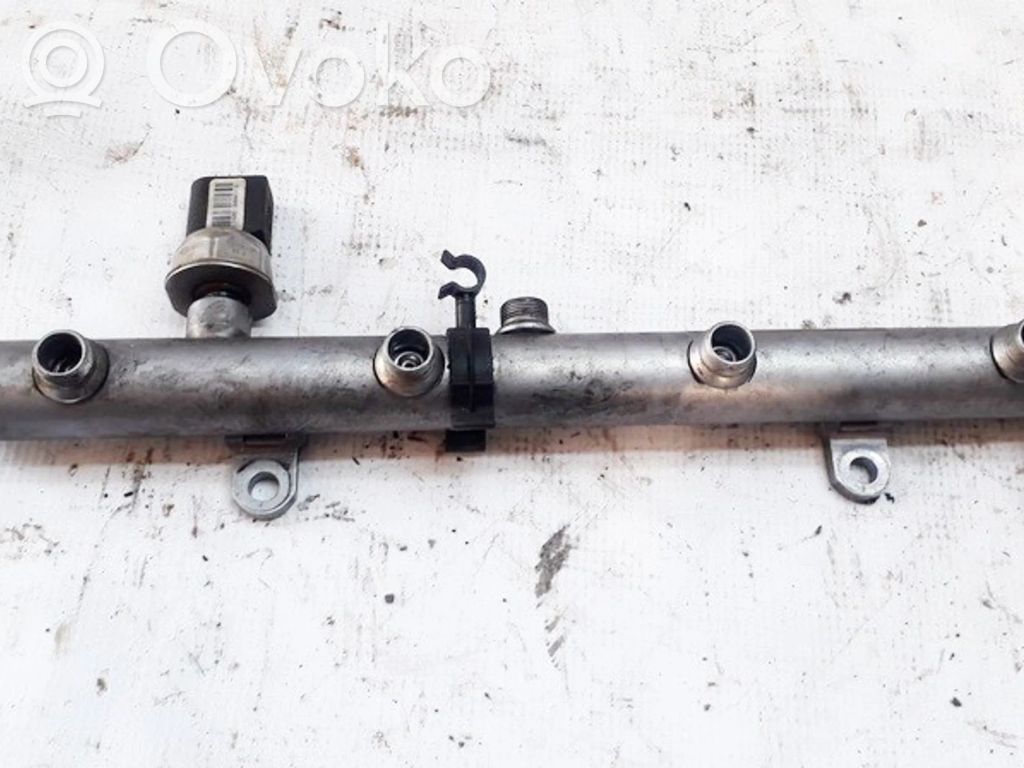 Audi A8 S8 D3 4E Rampă alimentare injectoare 