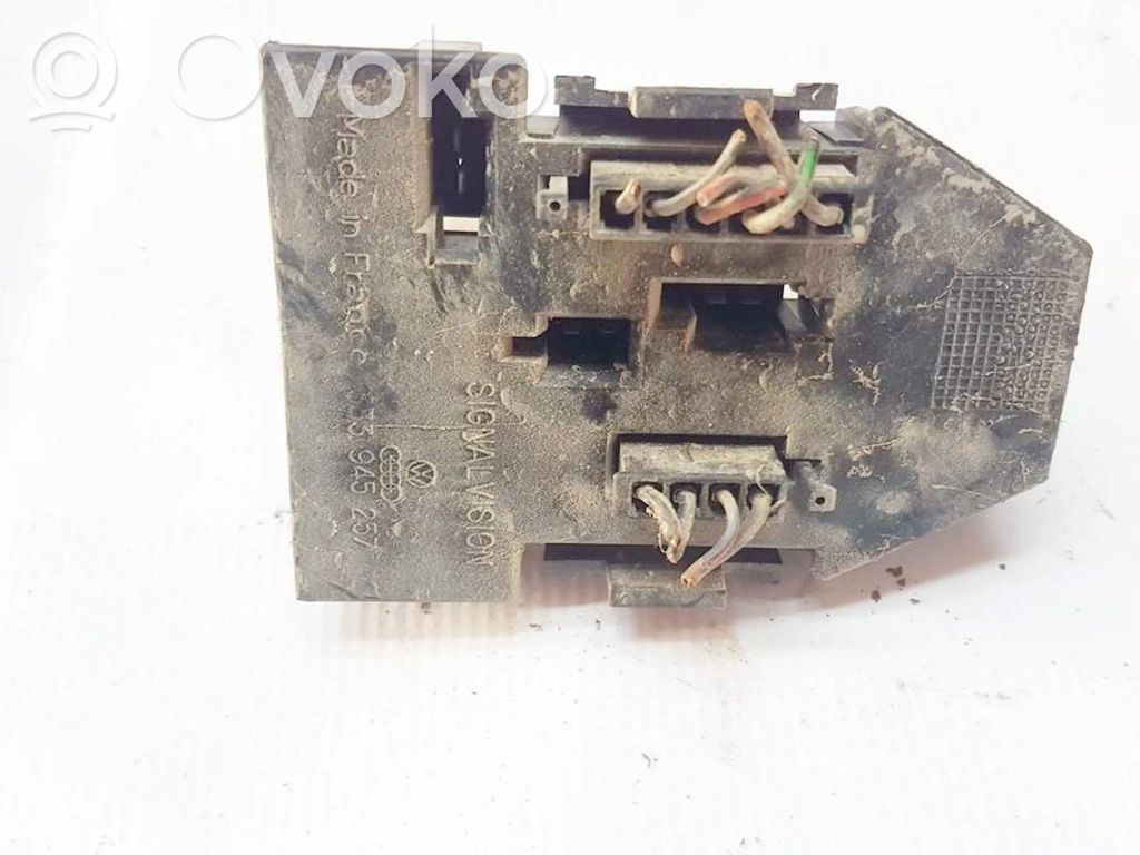 Volkswagen PASSAT B3 Suport becuri lampă spate 