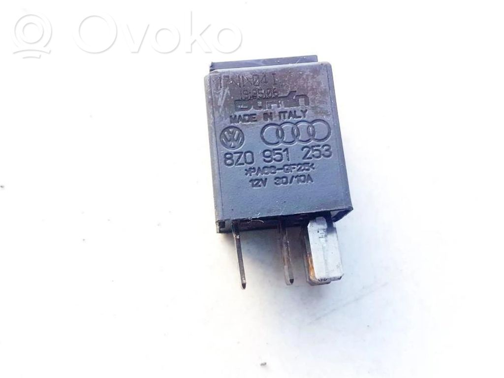 Volkswagen PASSAT B5 Alte relee 