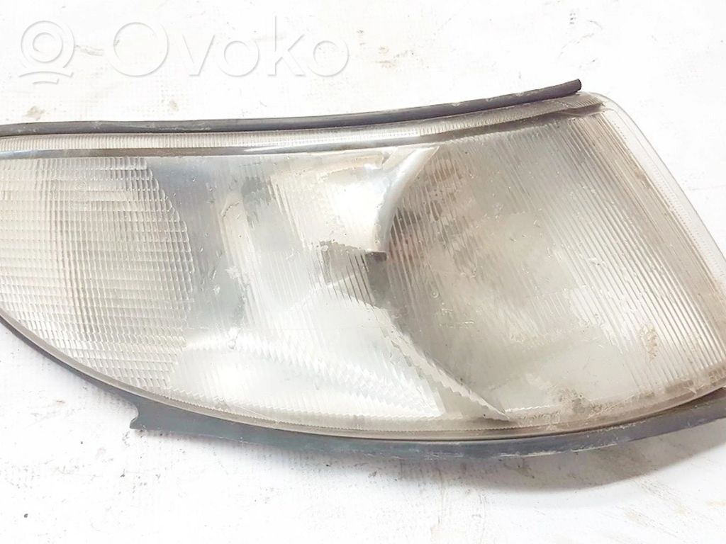 Toyota Corolla E110 Semnalizator față 