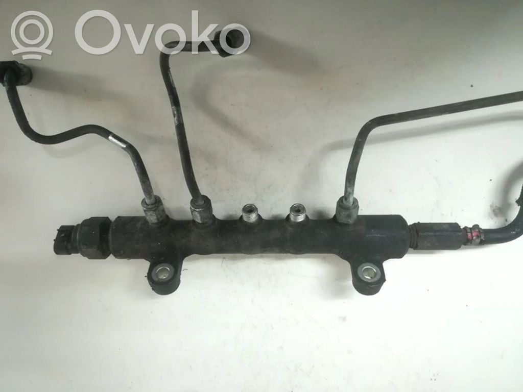 Toyota Corolla Verso AR10 Listwa wtryskowa