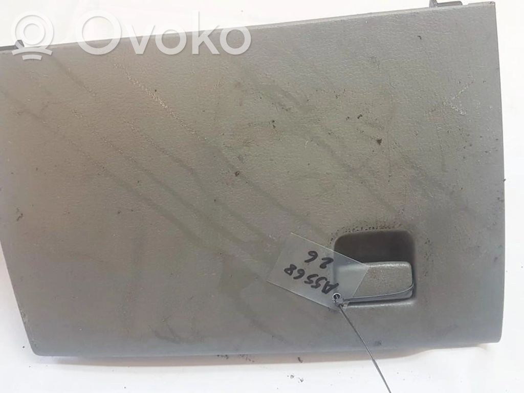 Mazda 2 Daiktadėžė 