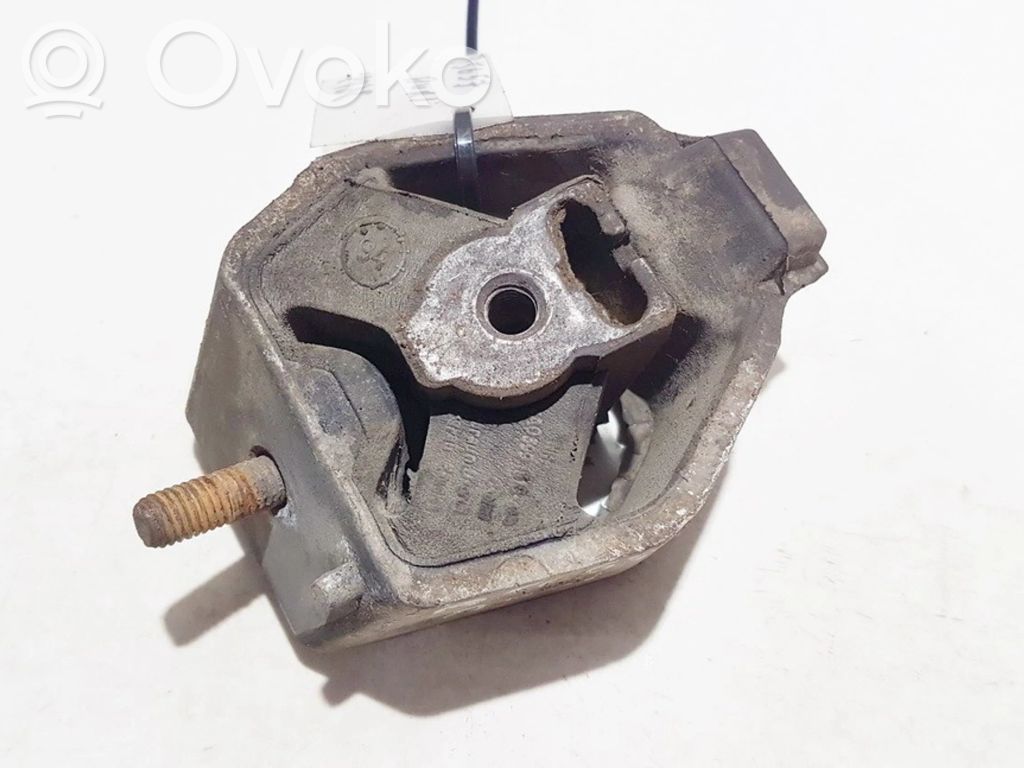 Audi A6 S6 C4 4A Moottorin kiinnikekorvake 