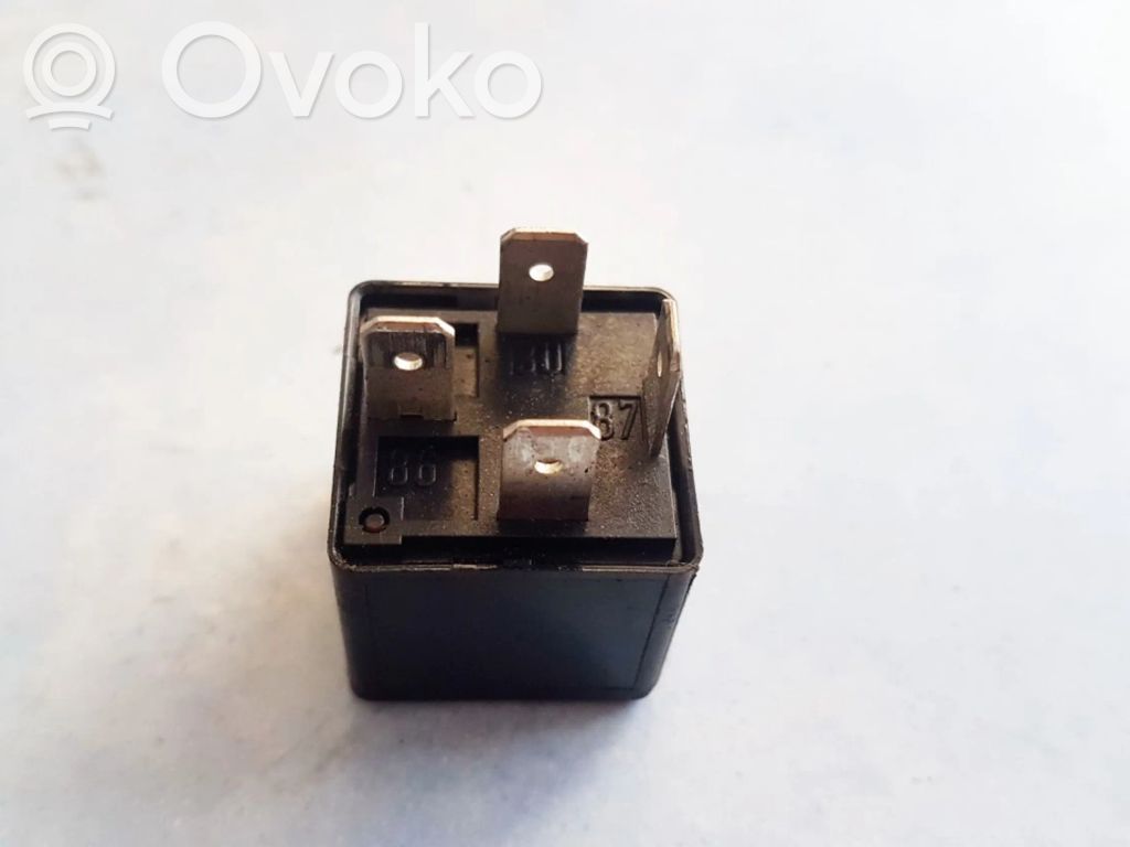 Otros relés   MB953381,MB953381
