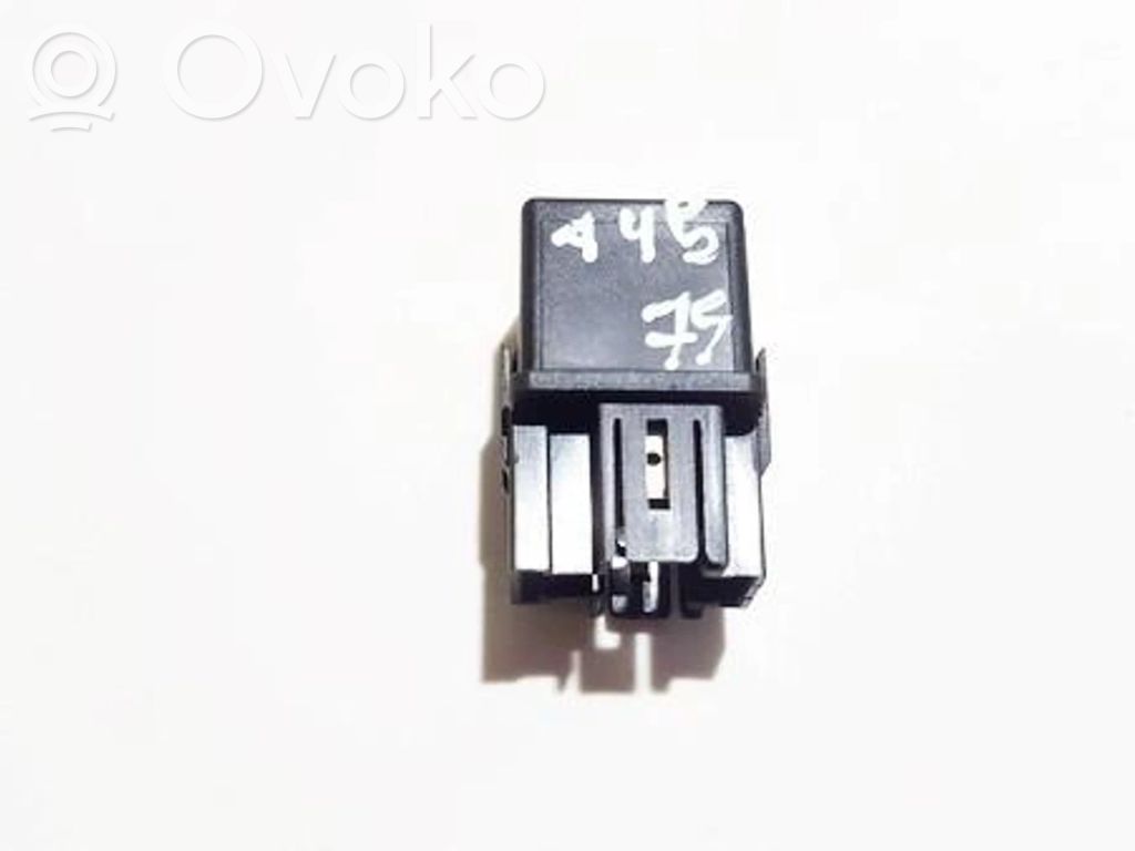 Otros relés   MB953381,V23134B52X240,MB953381,V23134B52X240