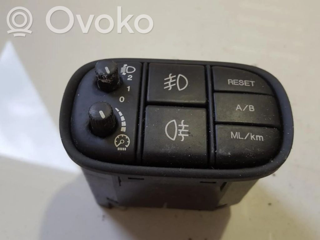 Interruptor de luz antiniebla   2R8311654,2R8311654,2R8311654,2R8311654