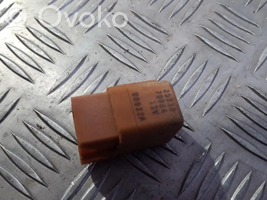 Otros relés   2523079964,2523079964