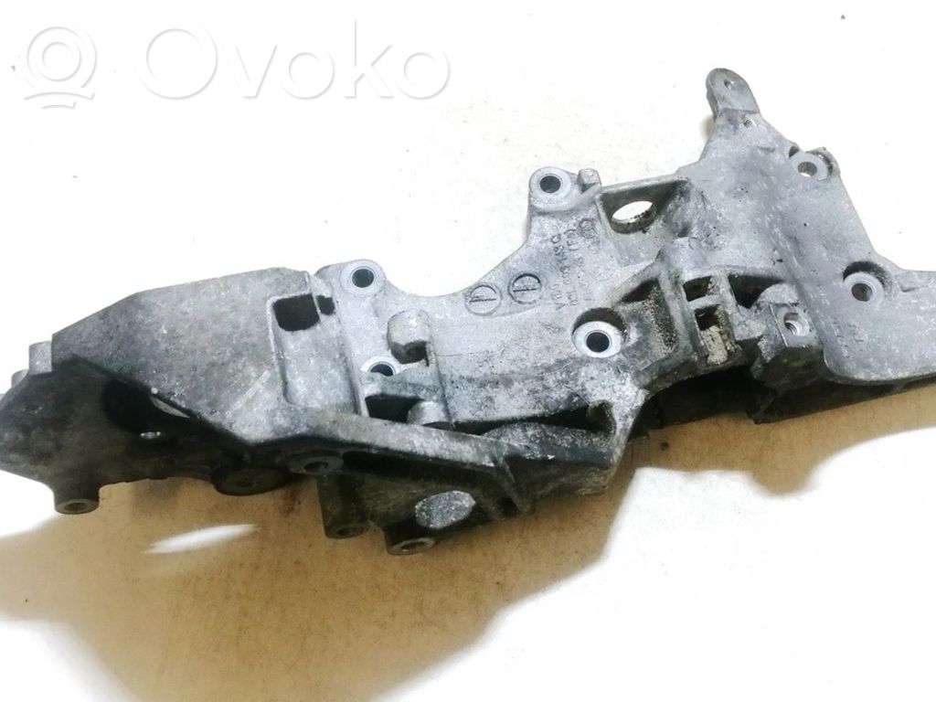 Volkswagen Jetta VI Łapa / Mocowanie silnika 