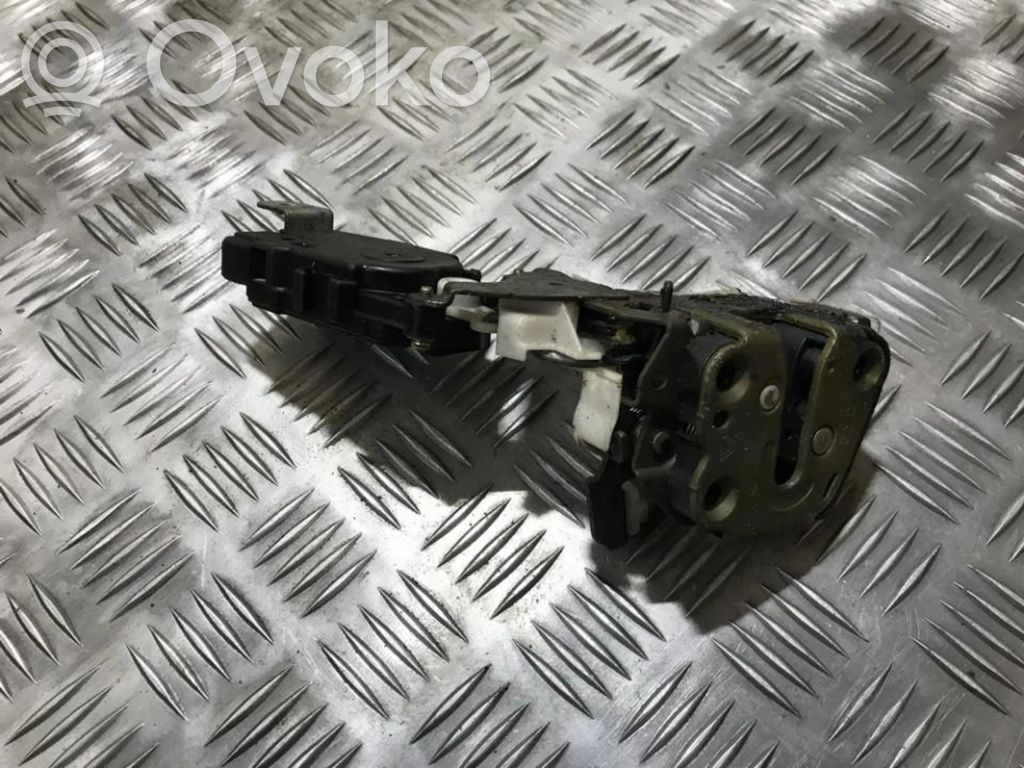 Cerradura de puerta trasera