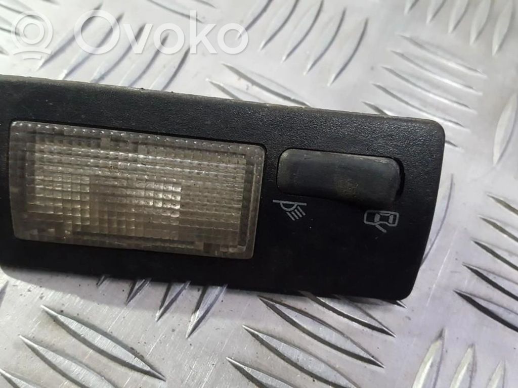 Volkswagen PASSAT B4 Luz del asiento trasero 
