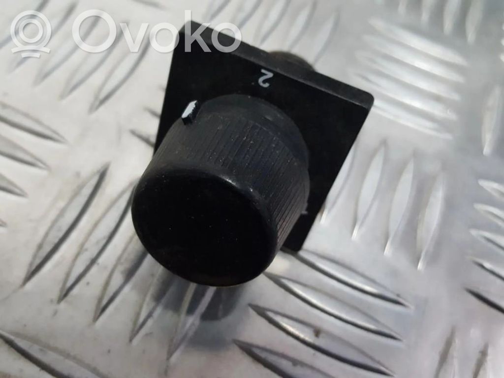 Opel Frontera A Headlight level height control switch 