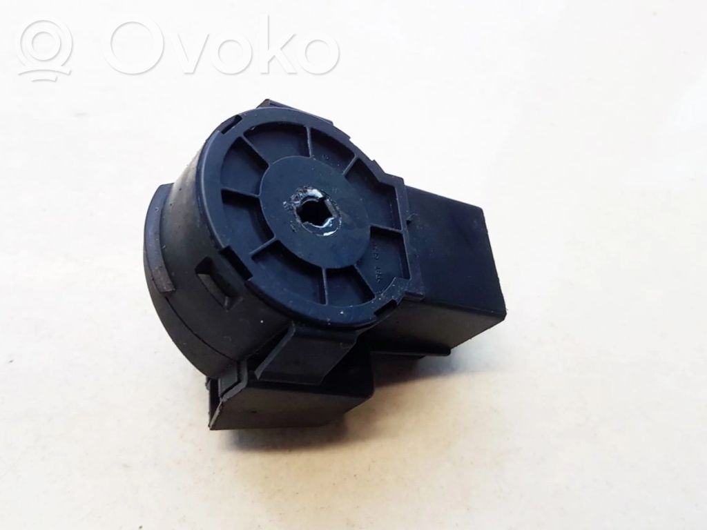 Ford Focus Virtalukon kytkin 