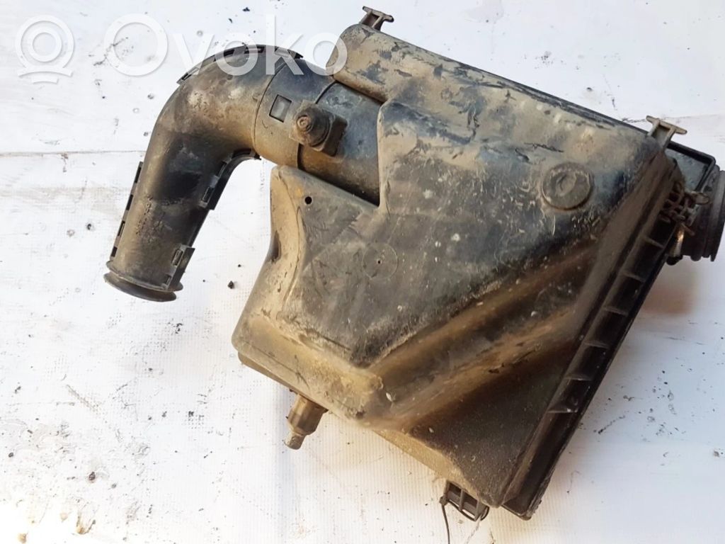 Volkswagen Golf III Ilmansuodattimen kotelo