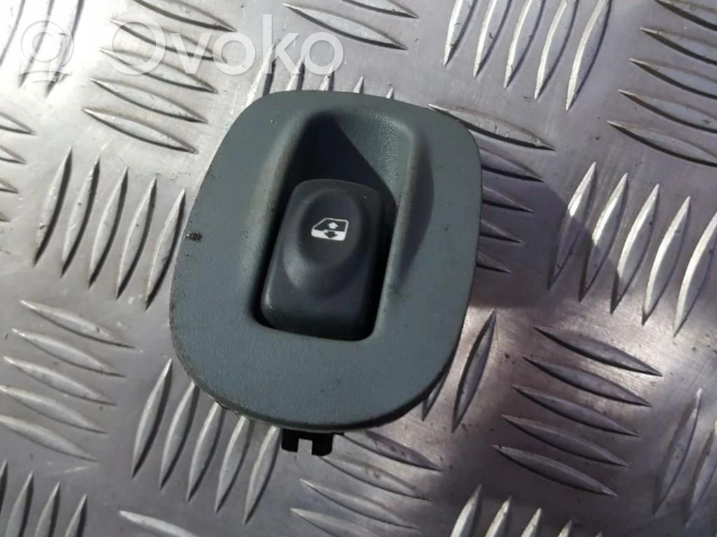 Renault Megane I Interruttore di controllo dell’alzacristalli elettrico