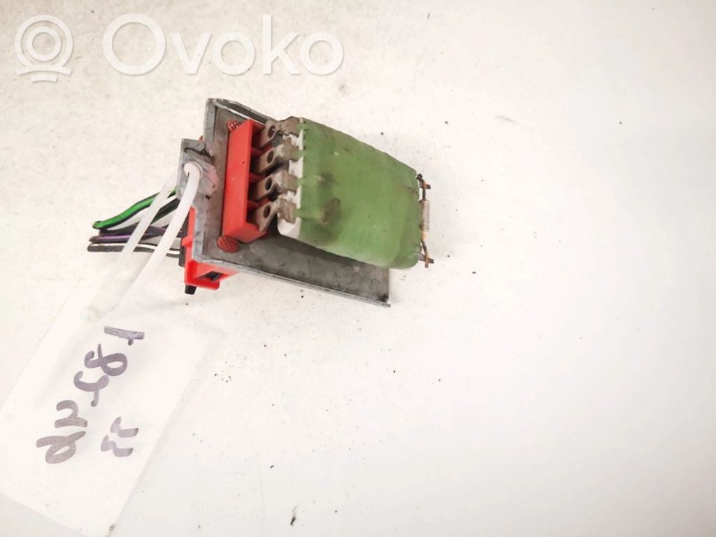 Volkswagen PASSAT B5 Lämpöpuhaltimen moottorin vastus 