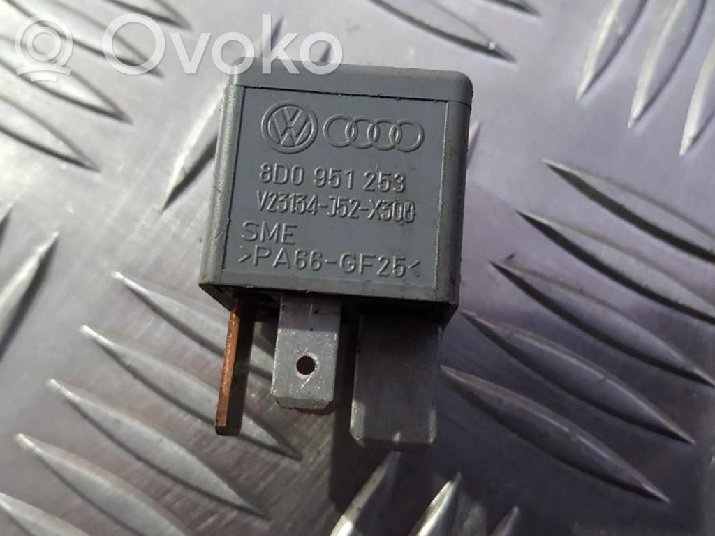 Autres relais   8D0951253,V23134J52X300,8D0951253,V23134J52X300,V23134J52X300