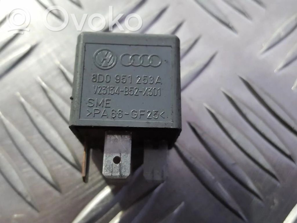 Altri relè   8D0951253A,V23134B52X301,8D0951253A,V23134B52X301,V23134B52X301