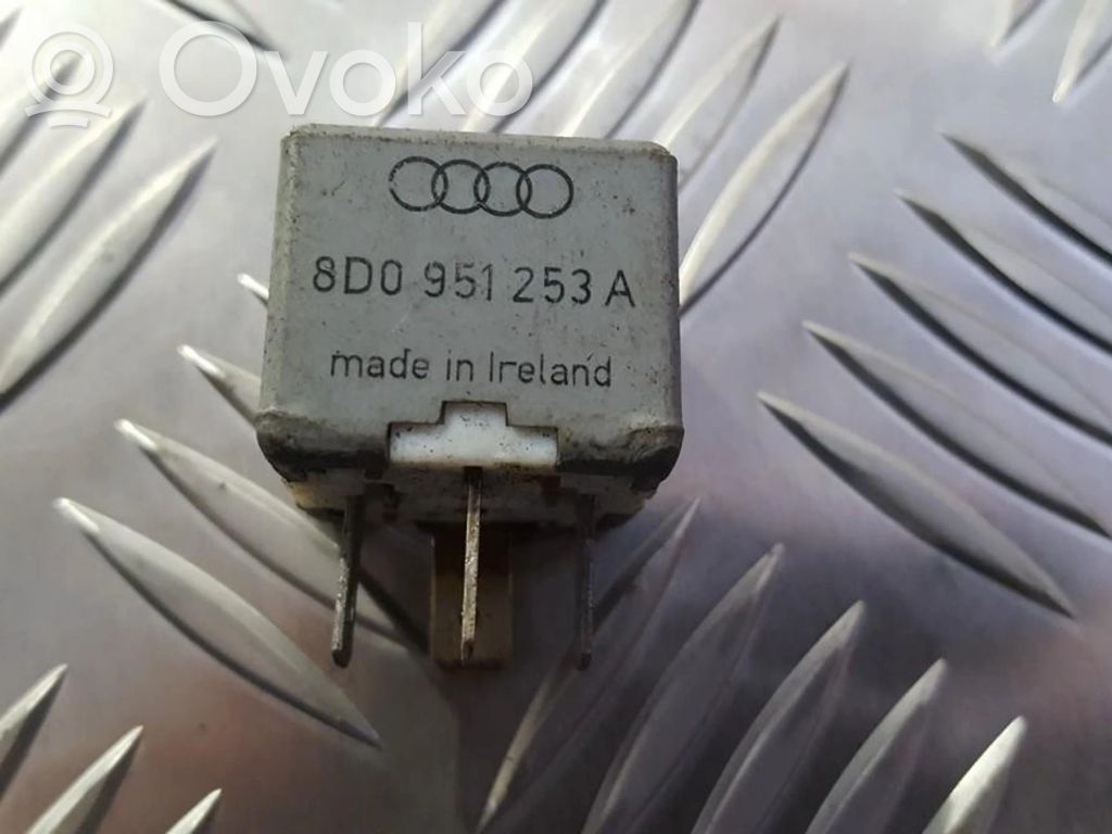 Autres relais   8D0951253A,899313000,899313000,8D0951253A