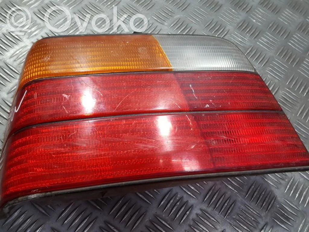 Lampa tylna