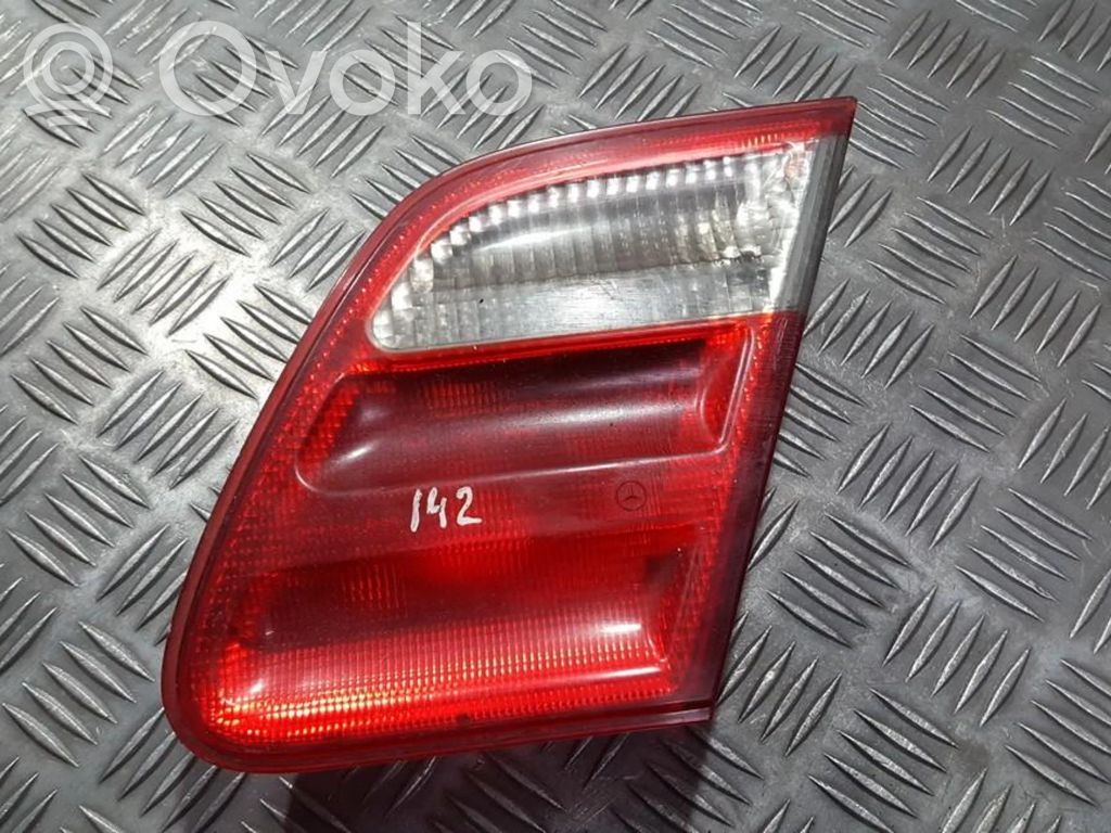 Mercedes-Benz E W210 Luci posteriori del portellone del bagagliaio