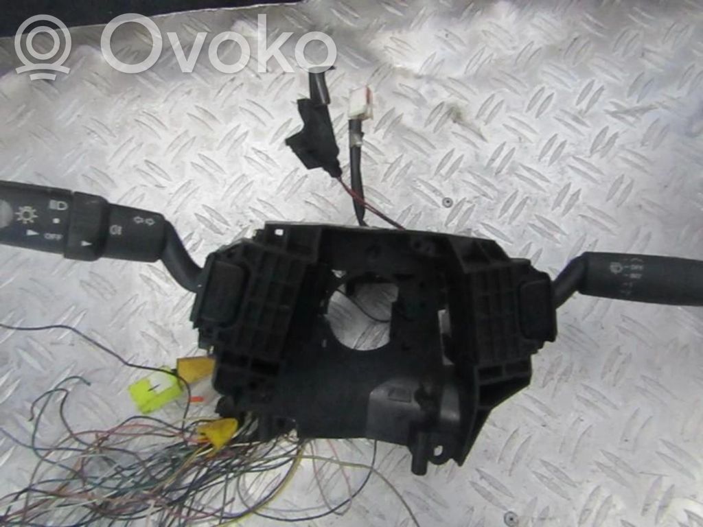 Mazda 3 I Commodo, commande essuie-glace/phare 