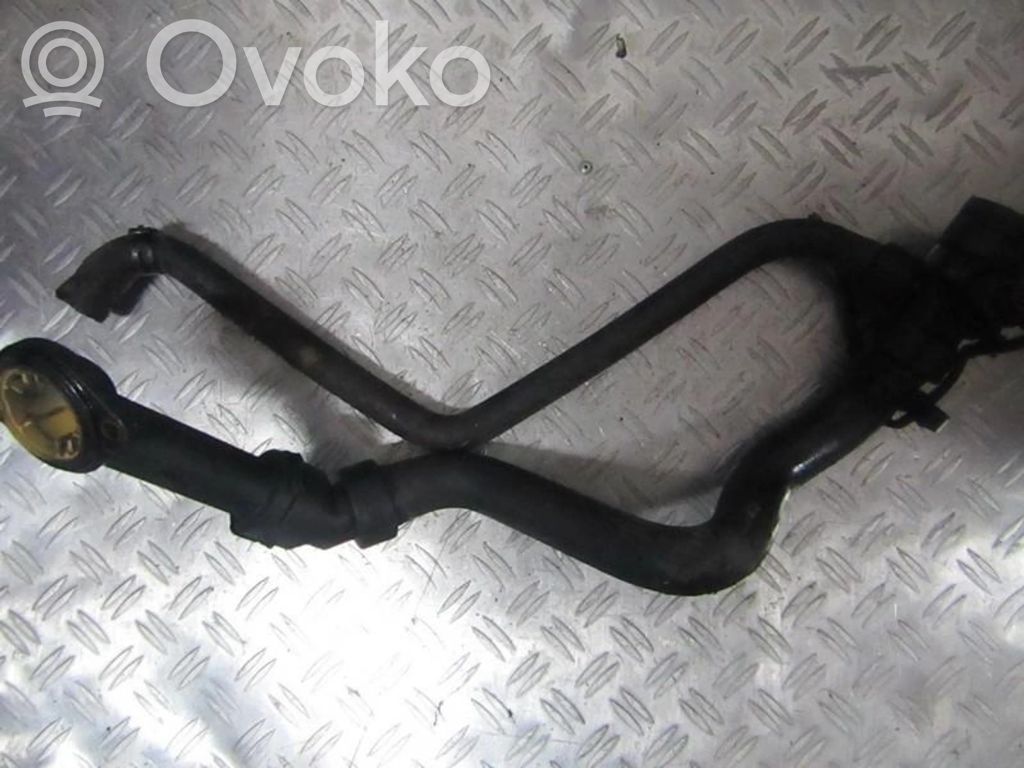 Volkswagen PASSAT B5.5 Conductă/furtun lichid de răcire motor 