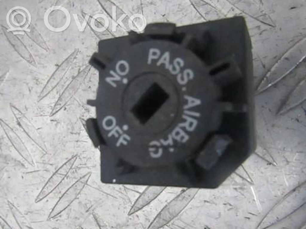 Mitsubishi Colt Wyłącznik poduszki powietrznej Airbag pasażera 