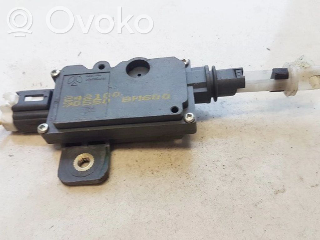 Nissan Almera N16 Motor închidere centralizată