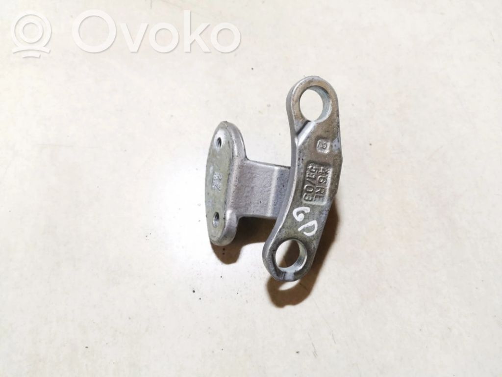 Volvo V50 Takaoven alasarana 