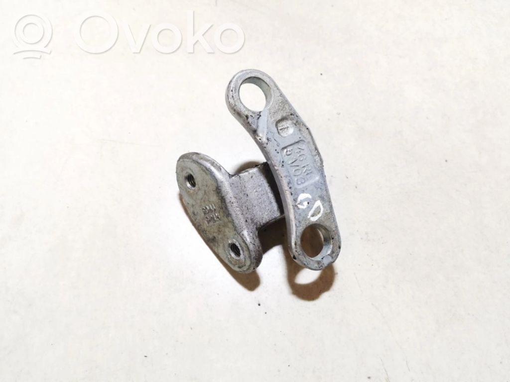 Volvo V50 Takaoven alasarana