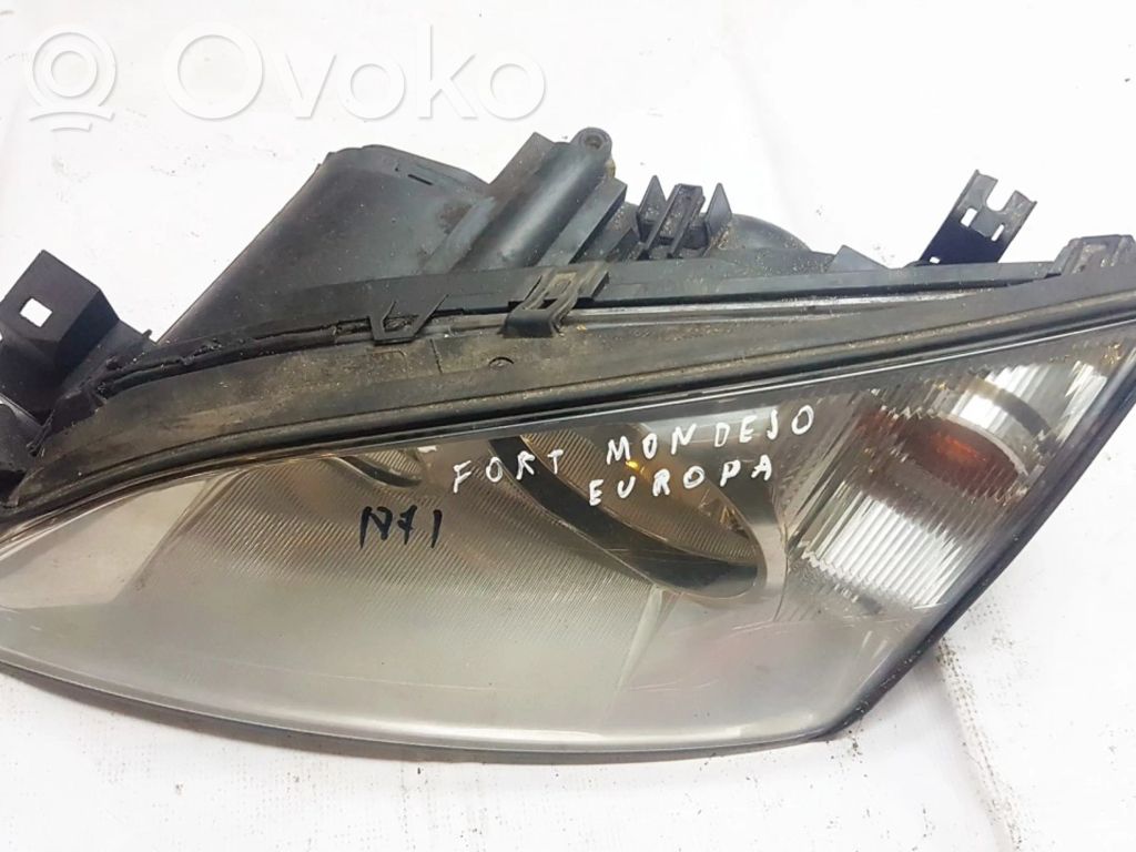 Ford Mondeo Mk III Faro/fanale 