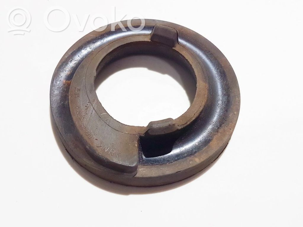 Toyota RAV 4 (XA30) Soporte de goma del muelle espiral delantero