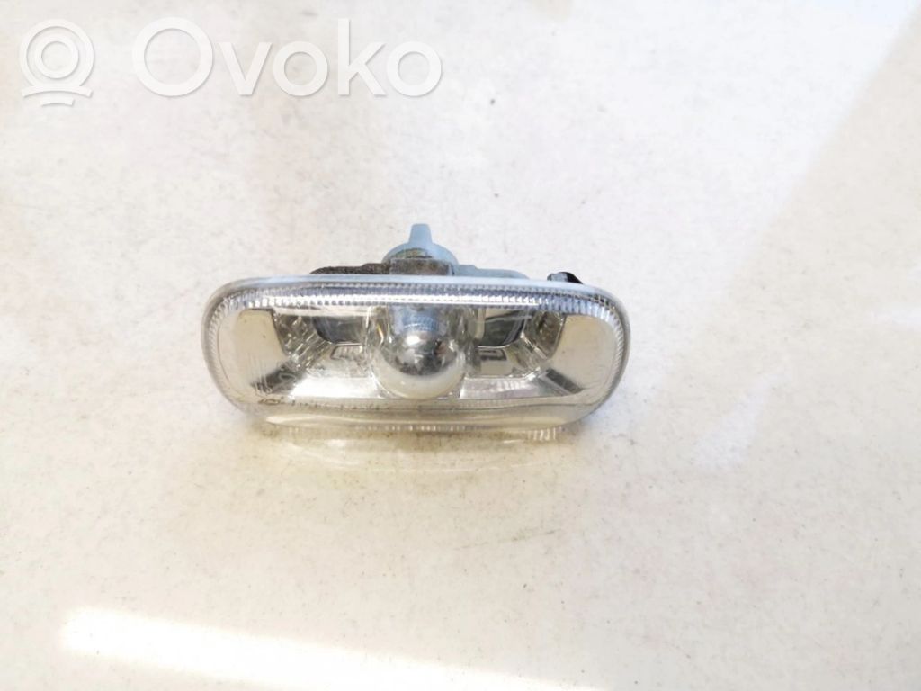 Audi A4 S4 B6 8E 8H Semnalizator bară față 