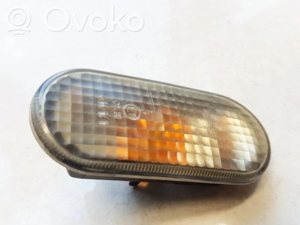 Volkswagen Golf IV Kierunkowskaz błotnika przedniego 
