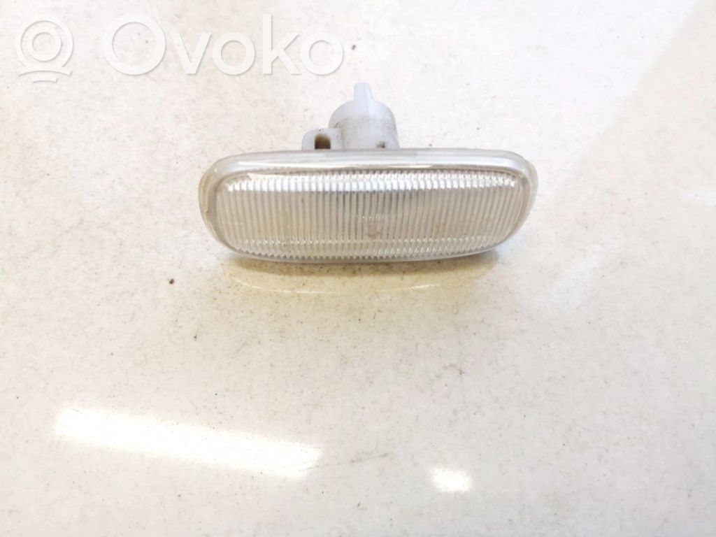 Audi 80 90 S2 B4 Feu clignotant répétiteur d'aile avant