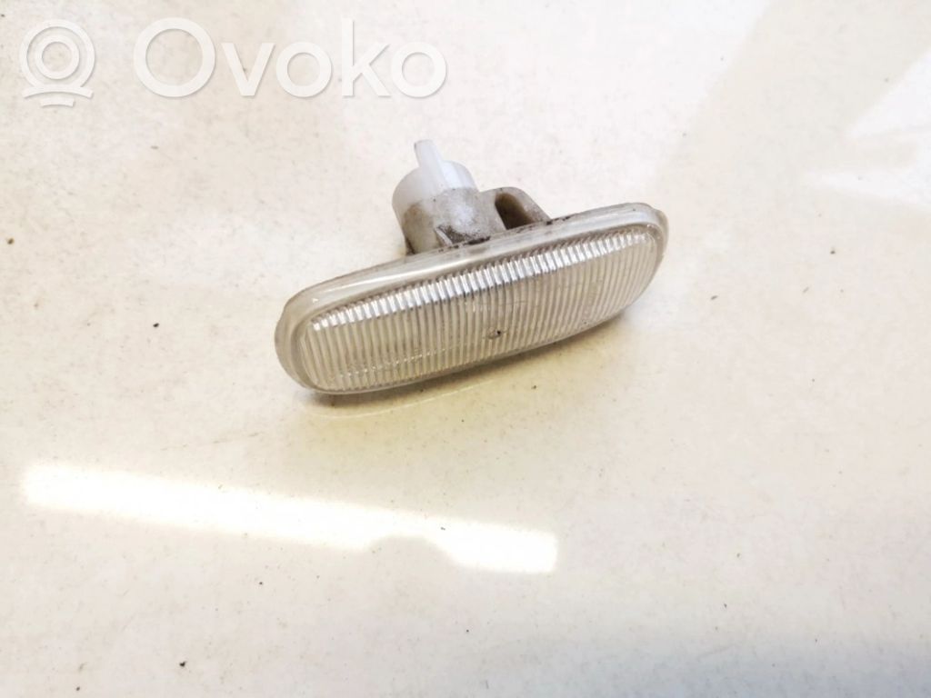 Audi 80 90 S2 B4 Feu clignotant répétiteur d'aile avant