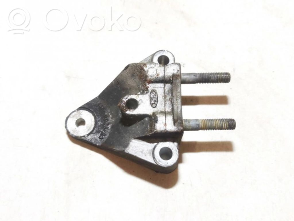 Ford Mondeo Mk III Engine mounting bracket 