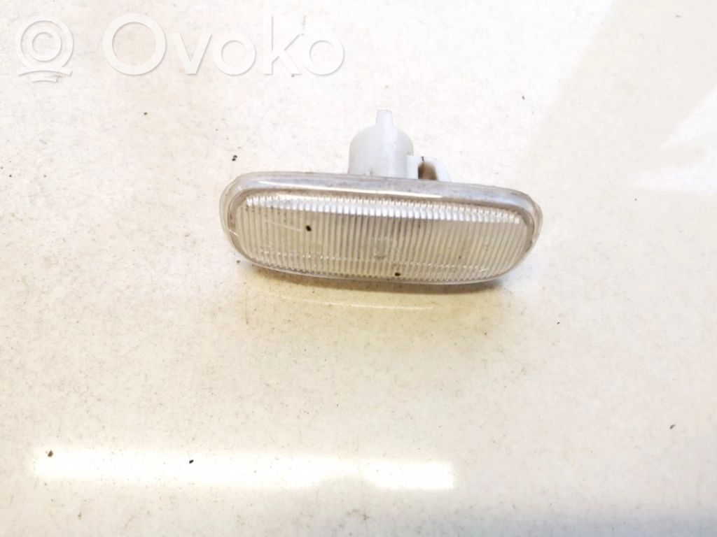Audi 80 90 S2 B4 Feu clignotant répétiteur d'aile avant