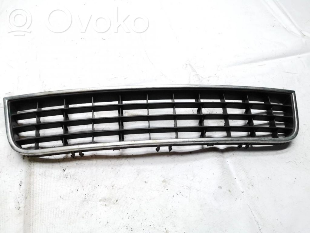 Audi A6 S6 C5 4B Mascherina inferiore del paraurti anteriore 