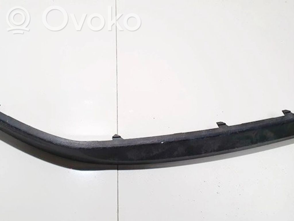 Skoda Octavia Mk2 (1Z) Moulure de pare-chocs avant