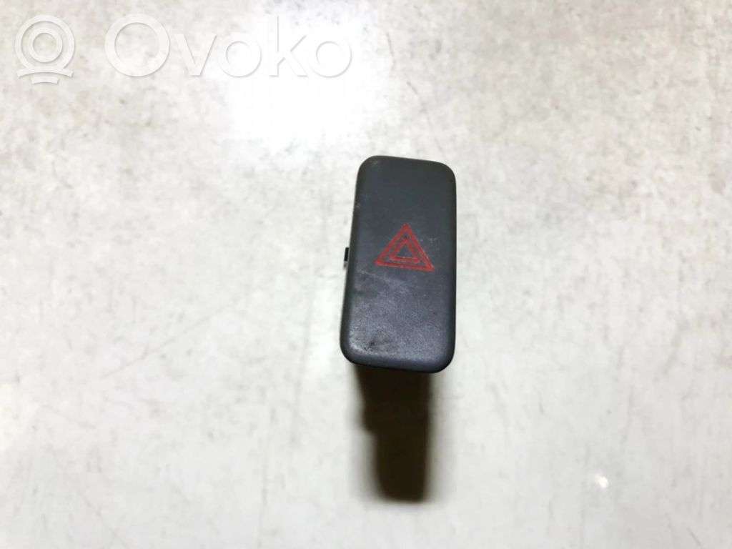 Botón interruptor de luz de peligro   153132,153132