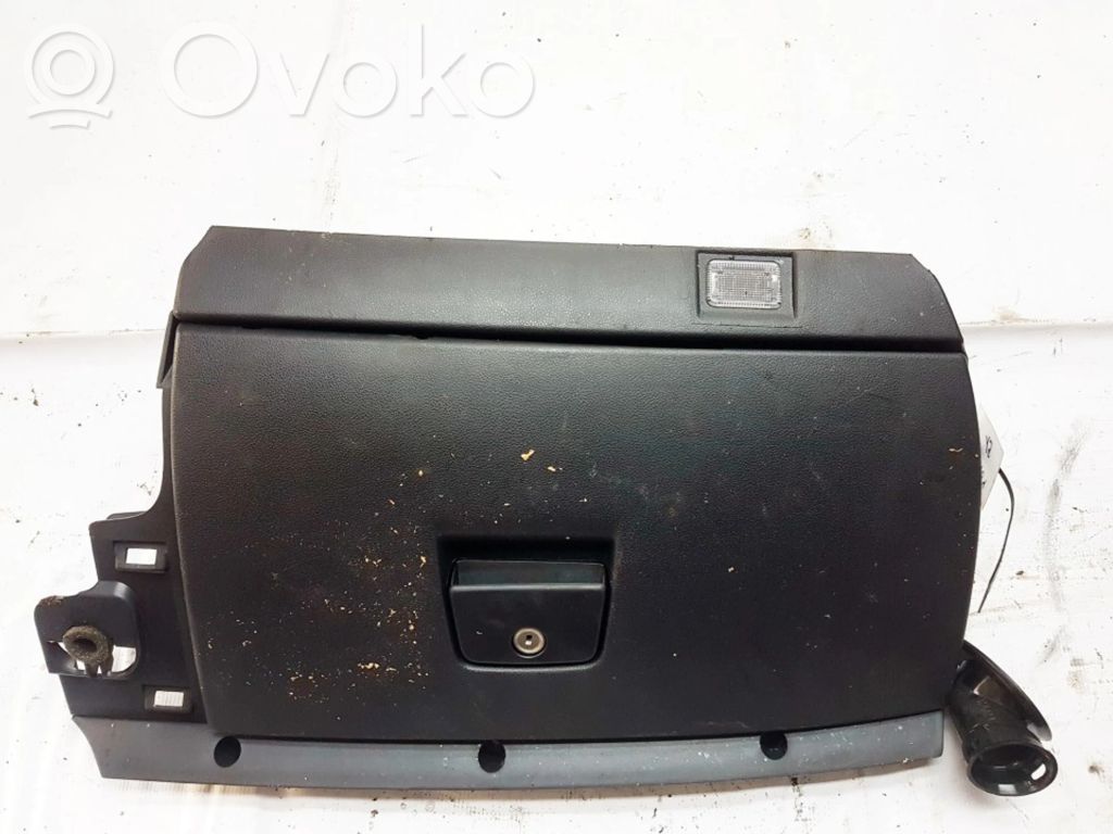 Volvo V50 Daiktadėžė 