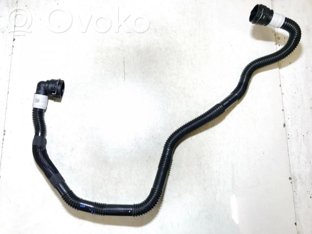 Tesla Model 3 Tubo flessibile del liquido di raffreddamento del motore