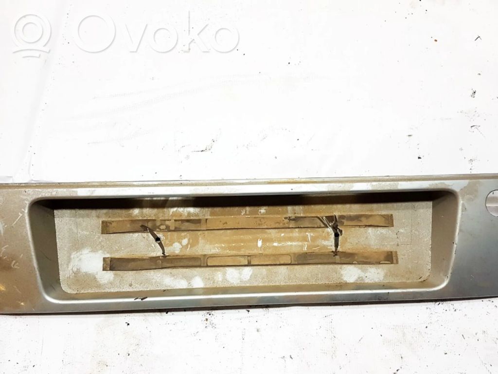 Audi A6 S6 C4 4A Lampă număr cu montare pe hayon 