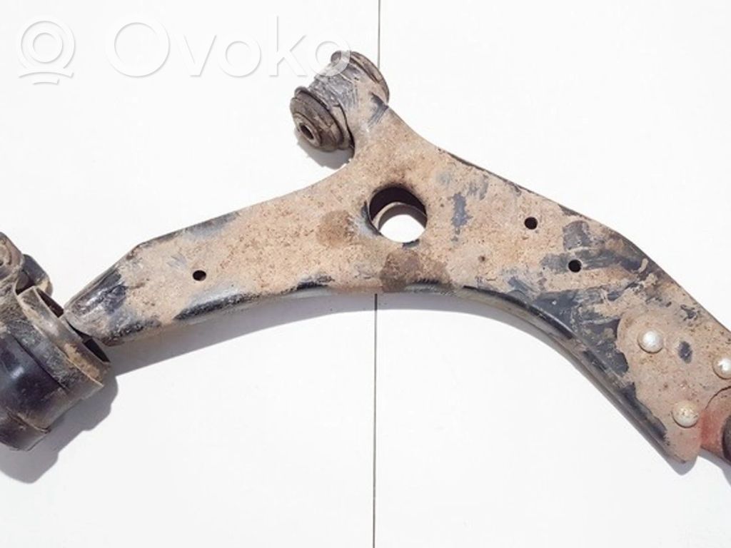 Ford Focus Basculă inferioară față 