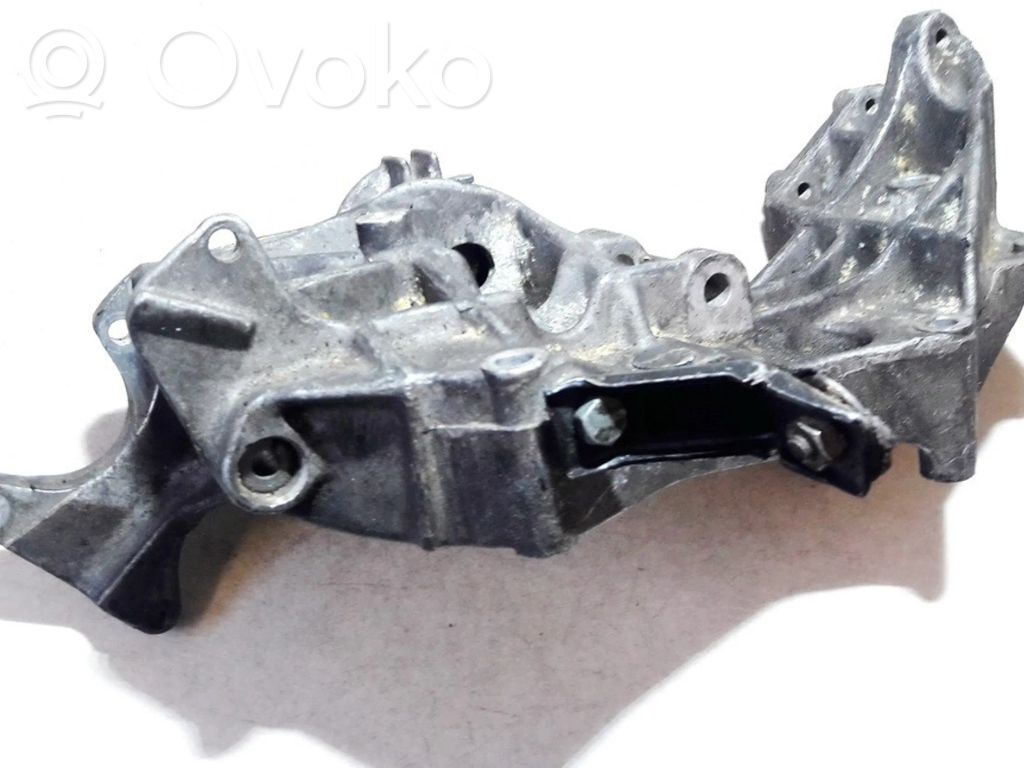 Engine mounting bracket   058145523,058145523