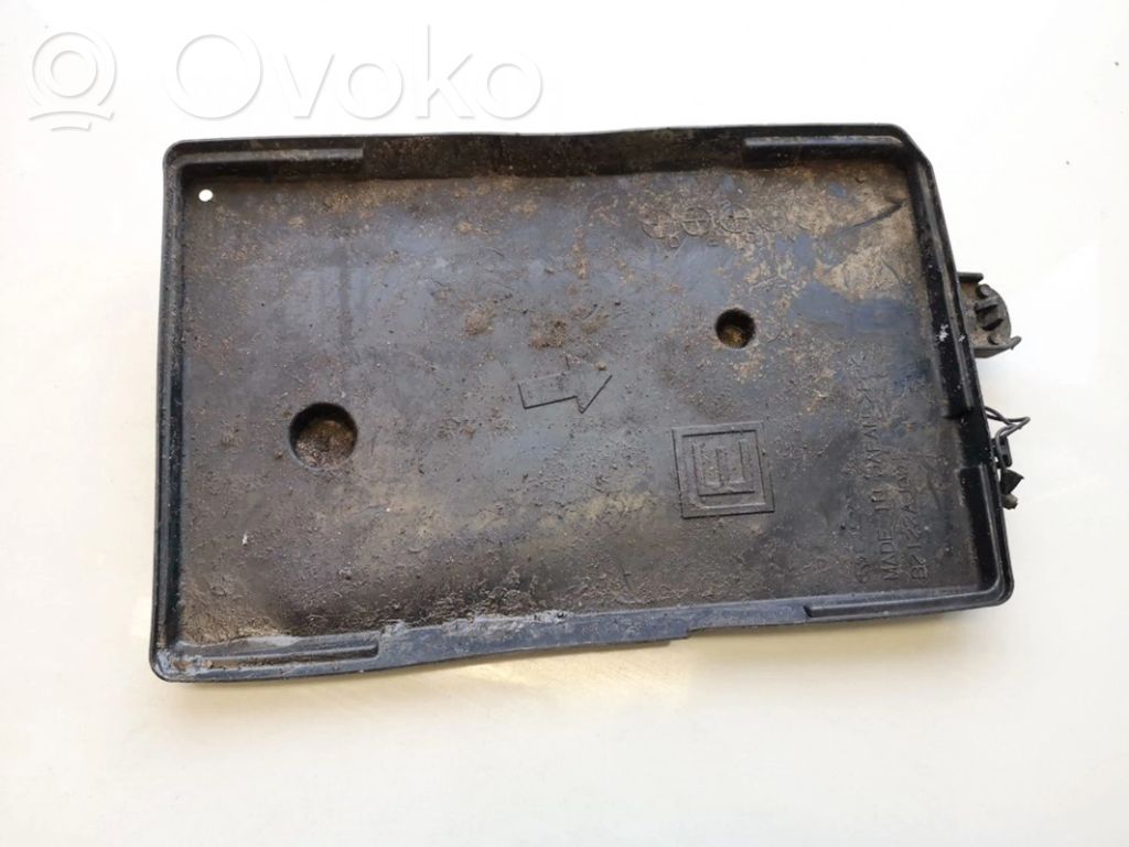Subaru Outback Akkulaatikon alustan kansi
